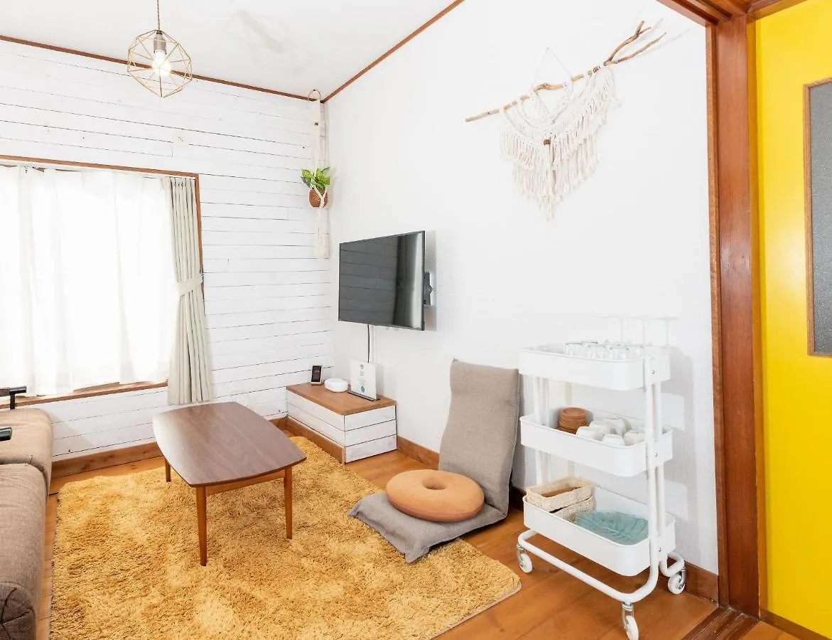 Pine Tree Apartment Kamakura